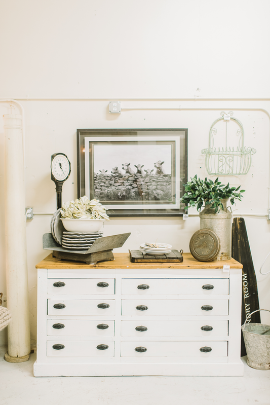 antique white dresser